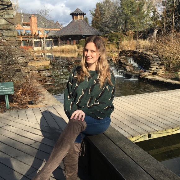 Meet your posher, Ang! - Picture 1 of 1